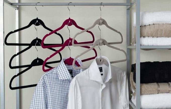 Op multilevel hanger kan hangen shirts, jassen, jurken. / Foto: kvartblog.ru