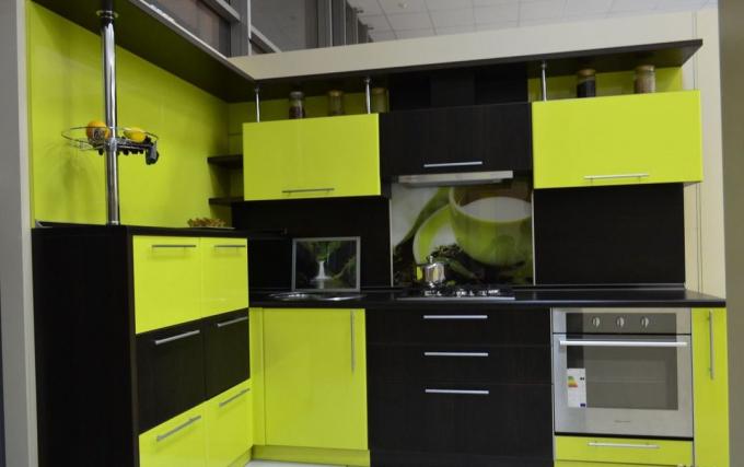 Groene keuken (42 foto's): interieurdecoratie in lichtgroen en andere kleuren, instructies, video en foto's