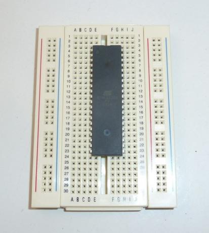 Fig. 4. chipverbinding op breadboard