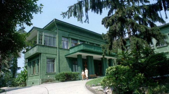 Dacha "Nieuwe Matsesta" op het grondgebied van het sanatorium "Green Grove" (Sochi). | Foto: gazeta.ru.
