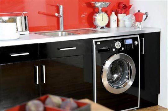 Wat kan er stijlvoller worden voorgesteld dan zwarte fronten en een zwart oppervlak van de wasmachine