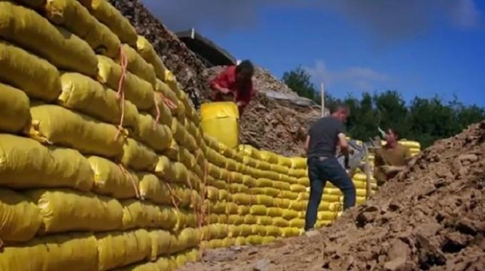De constructie van de aarden wal. | Foto: thesun.co.uk.