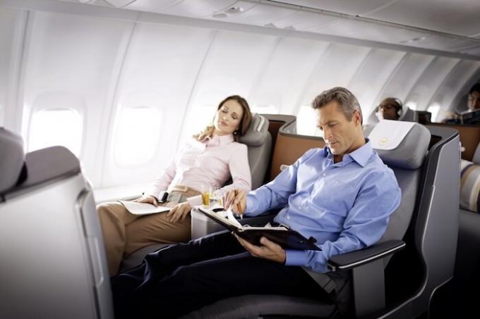 Business class passagiers in noodsituaties hebben geluk minder.