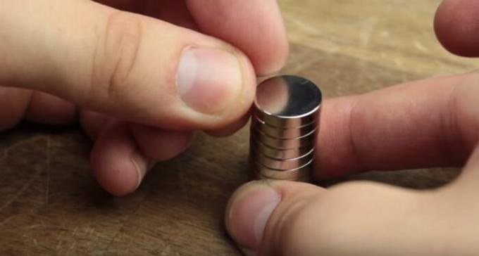 Wij maken magneten. / Foto: youtube.com. 