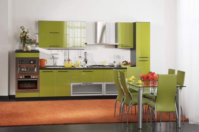 Kleuren van keukensets (48 foto's): video-instructies voor doe-het-zelf-installatie, hoe meubels te kiezen, combinatie met keukenkleuren, prijs, foto