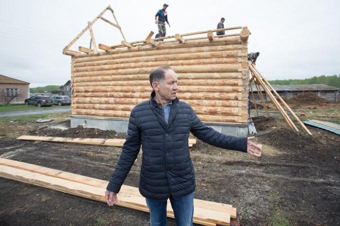 Zakenman Kamil Khairullin gestart met de bouw van nieuwe woningen in zijn geboortedorp Sultanov (Chelyabinsk regio).