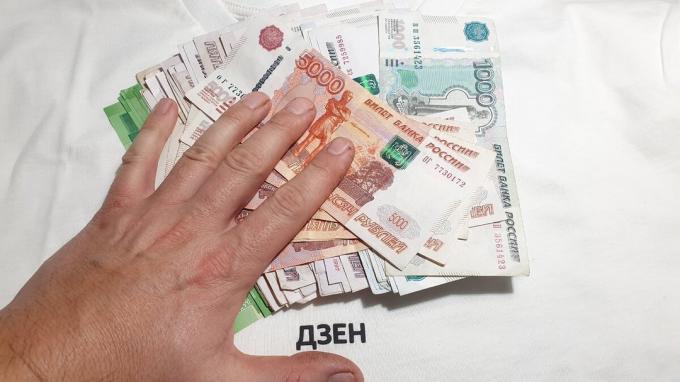 Loodgieter verdiende 100.000 roebel, het publiceren van verhalen op hun werk