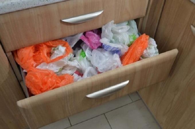 Box opslag pakketten kunnen alleen worden gebruikt als de keuken veel ruimte. / Foto: vplate.ru. 