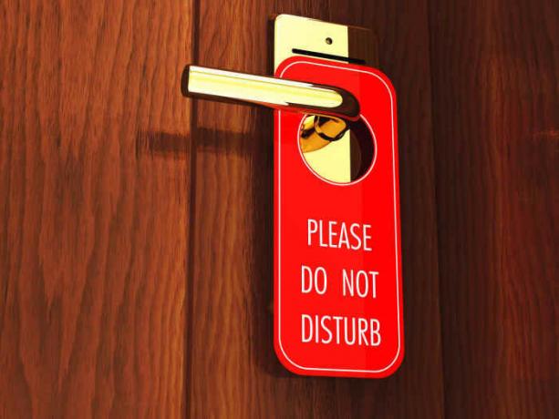 Hang verbieden bordje op de deur. / Foto: images.huffingtonpost.com. 