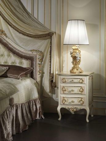 Foto nachtkastjes in klassieke stijl
