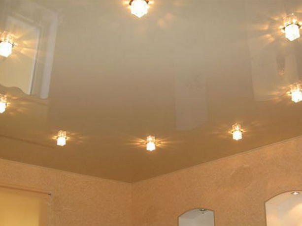 De keuze van de verlichting voor verlaagde plafonds: de belangrijkste punten die moeten weten