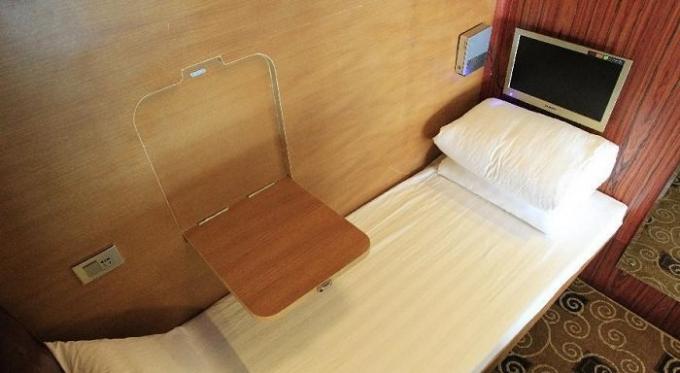 Mini-room capsule hotel Sleepbox.