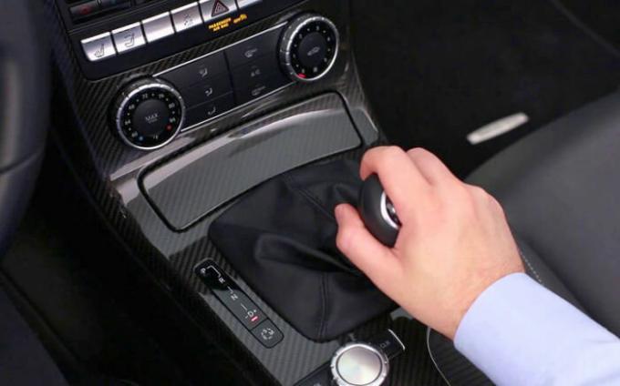  Het besturen van een auto - het is nogal ingewikkeld en verantwoordelijk. | Foto: infocar.ua