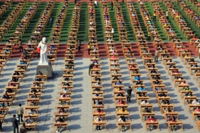 In de gevangenis: de meest strenge regels van de examens in China