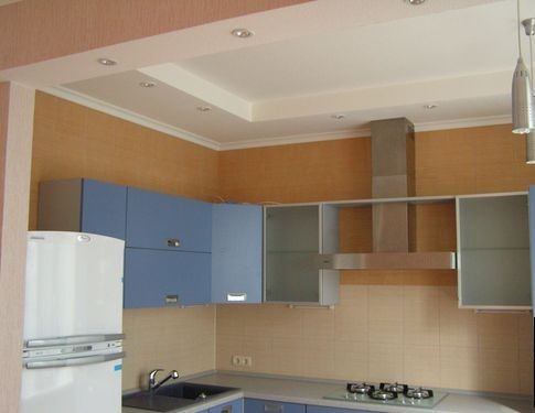 ontwerp van spanplafonds in de keuken