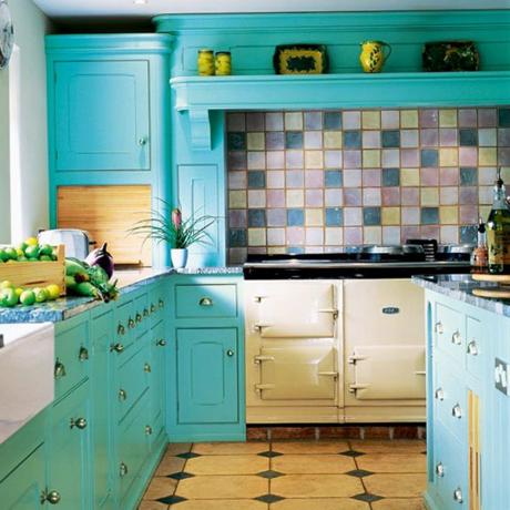 Turquoise keuken (51 foto's): hoe u een ontwerp met uw eigen handen kunt maken, video-instructies voor interieurontwerp, foto en prijs