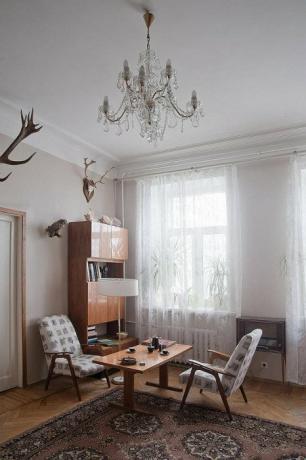 Sovjet interieurarchitecten in het appartement gehouden.
