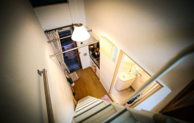 Appartement in Tokyo: keuken, badkamer, slaapkamer en een balkon.