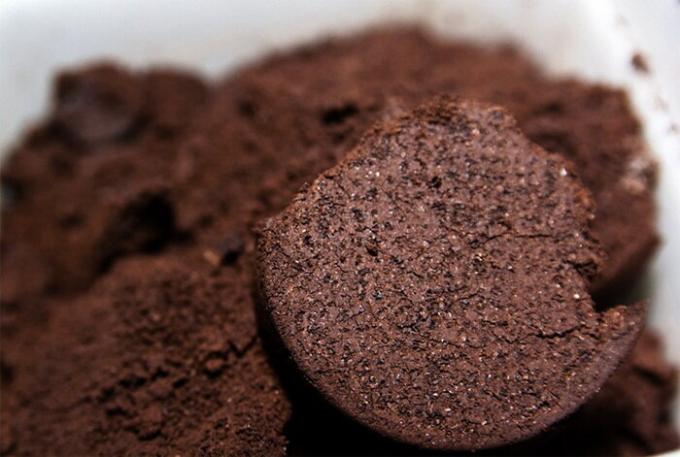 Koffie kan de aarde gepot kamerplanten te bevruchten.