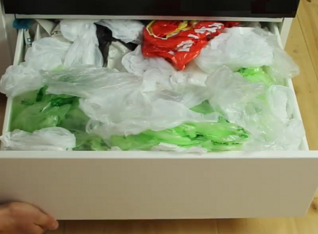 Hoe zich te ontdoen van de doos met een plastic zak en het pakket met het pakket: gedetailleerde instructies