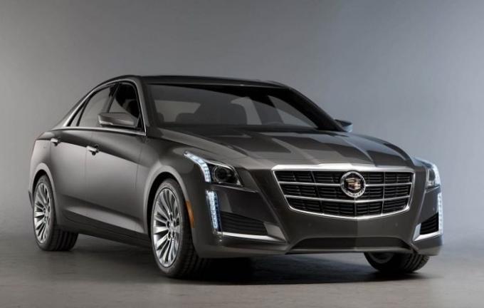 Amerikaanse business-class sedan Cadillac CTS 2014. | Foto: cheatsheet.com.