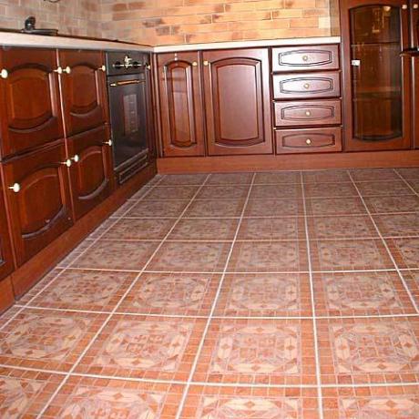 Keramische vloer in de keuken