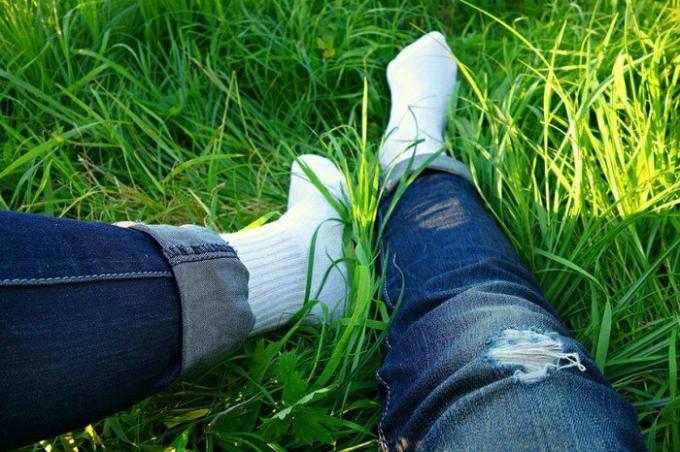 Hoe kan ik witte sokken wassen op het gras vlekken of voedsel. Advertentie. 