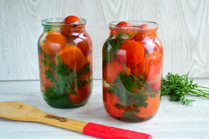 Tomaten met wortelbovenkanten