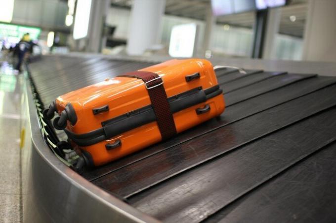 Hoe het niet om niet bezet zijn in afwachting van hun bagage op de luchthaven en krijgen voordat iemand anders