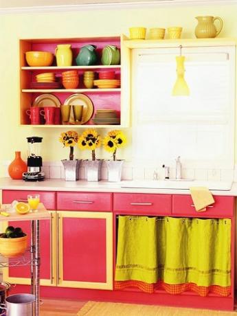Een keuken die speelt met felle kleuren - geweldig!